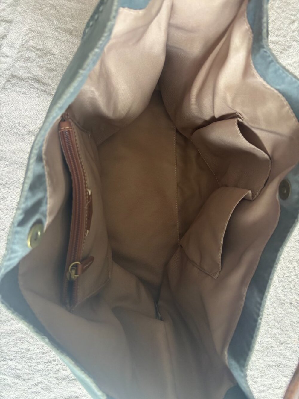 The Sak Los Feliz Tote in Sage - Picture 7 of 13